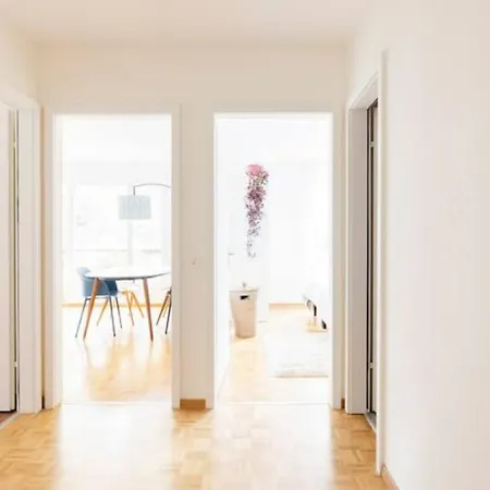 Appartement Spacious 52 Sqm Cozy Flat - Free Parking - 10 Min To Old Town *
